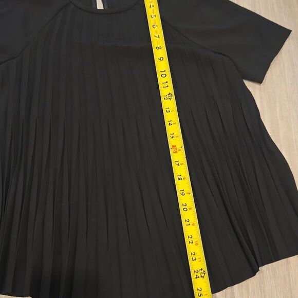 Kate Spade Pleated Crepe Top Black Size Small - Picture 3 of 12